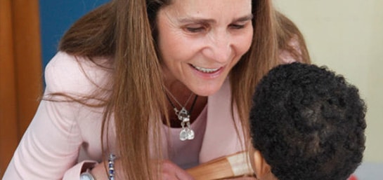 La Infanta Doña Elena visita los proyectos sociales de la Fundación MAPFRE en Colombia